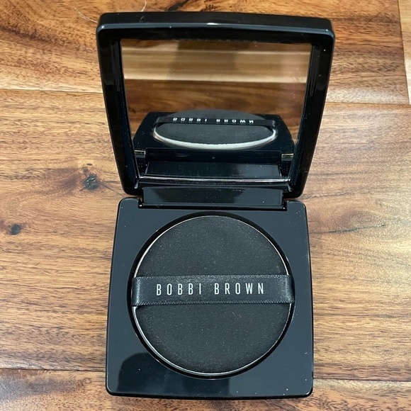 New BOBBI BROWN Sheer Finish Pressed Powder In Golden Brown .31oz/9g. - Picture 5 of 9